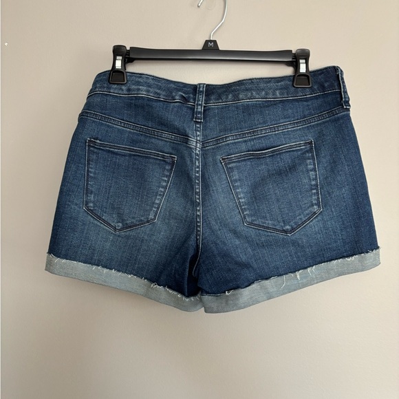 Universal Threads Women's Distressed Denim Shorts - Picture 3 of 3